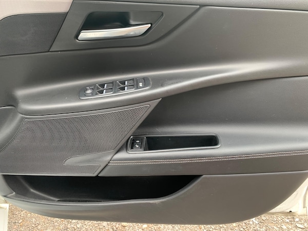 Used Jaguar XE 2018 for sale - 75681941: Photo 42