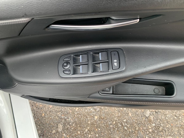 Used Jaguar XE 2018 for sale - 75681941: Photo 43