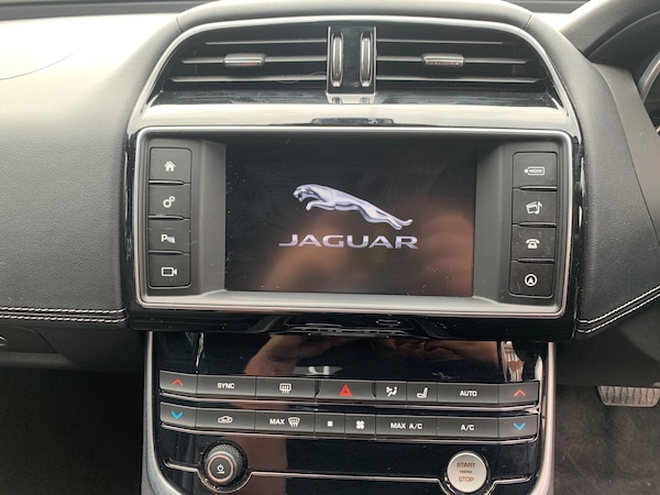 Used Jaguar XE 2018 for sale - 75681941: Photo 46