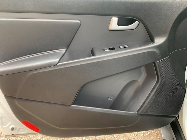 Used Jaguar XE 2018 for sale - 75681941: Photo 9