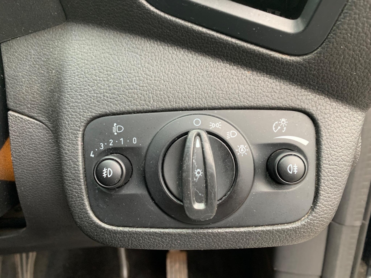 Used Ford Kuga 2015 for sale - 76597352: Photo 17