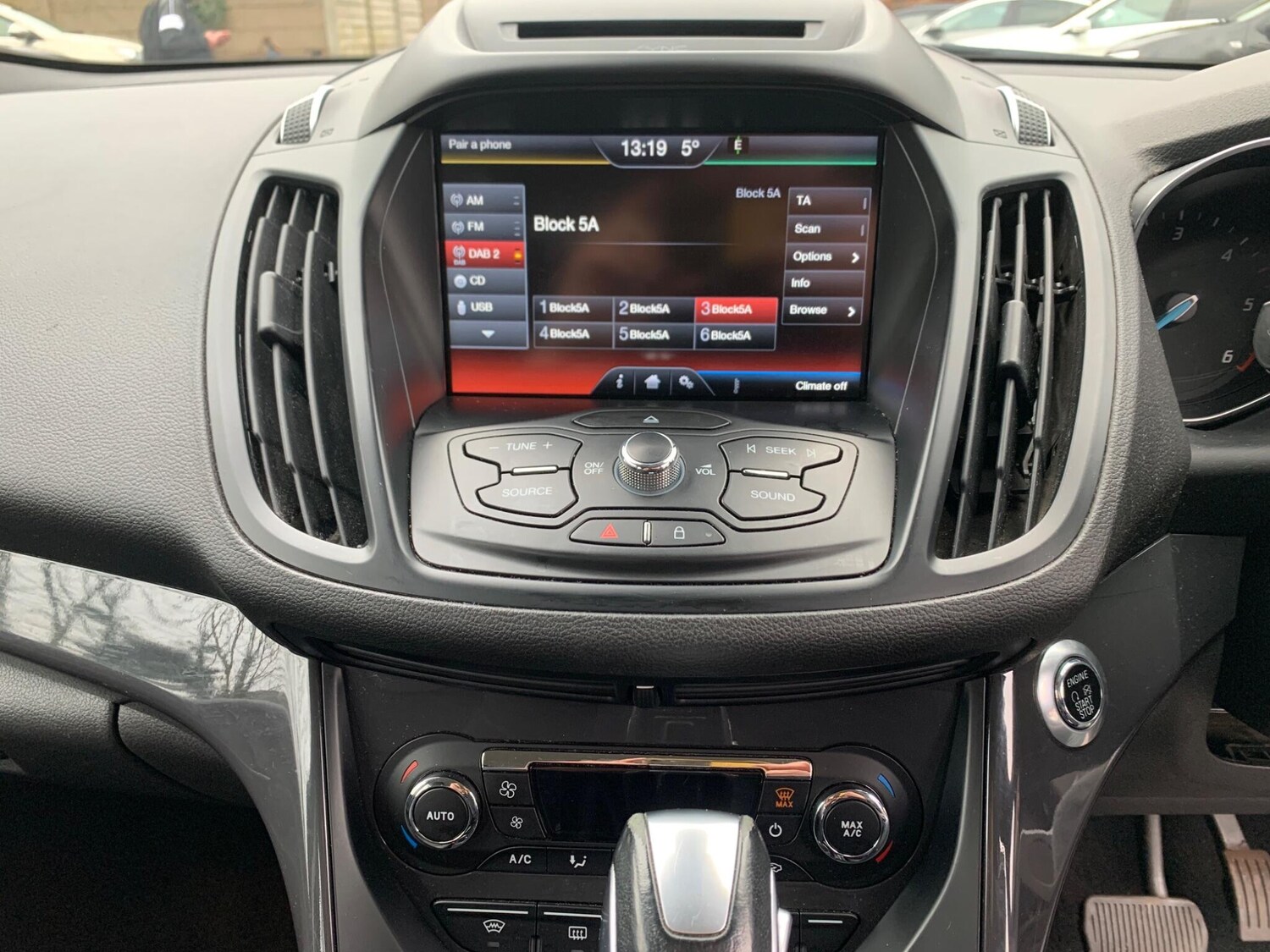 Used Ford Kuga 2015 for sale - 76597352: Photo 32