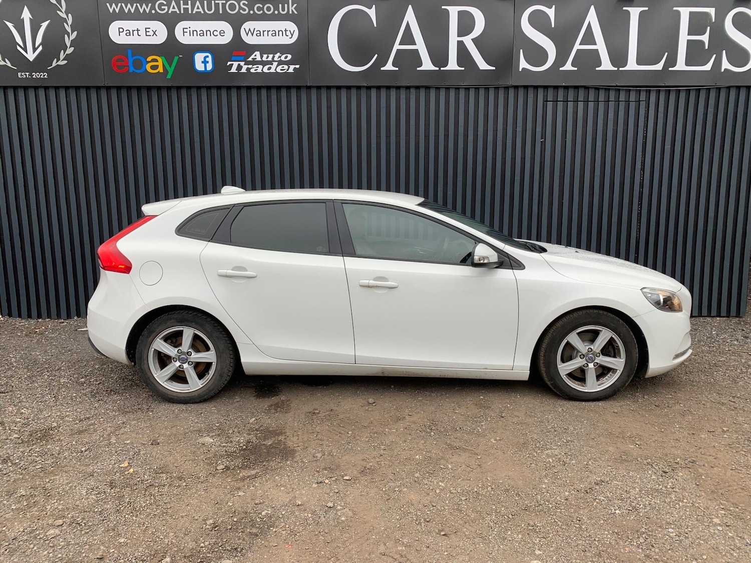 Used Volvo V40 2014 for sale - 78019842: Photo 15