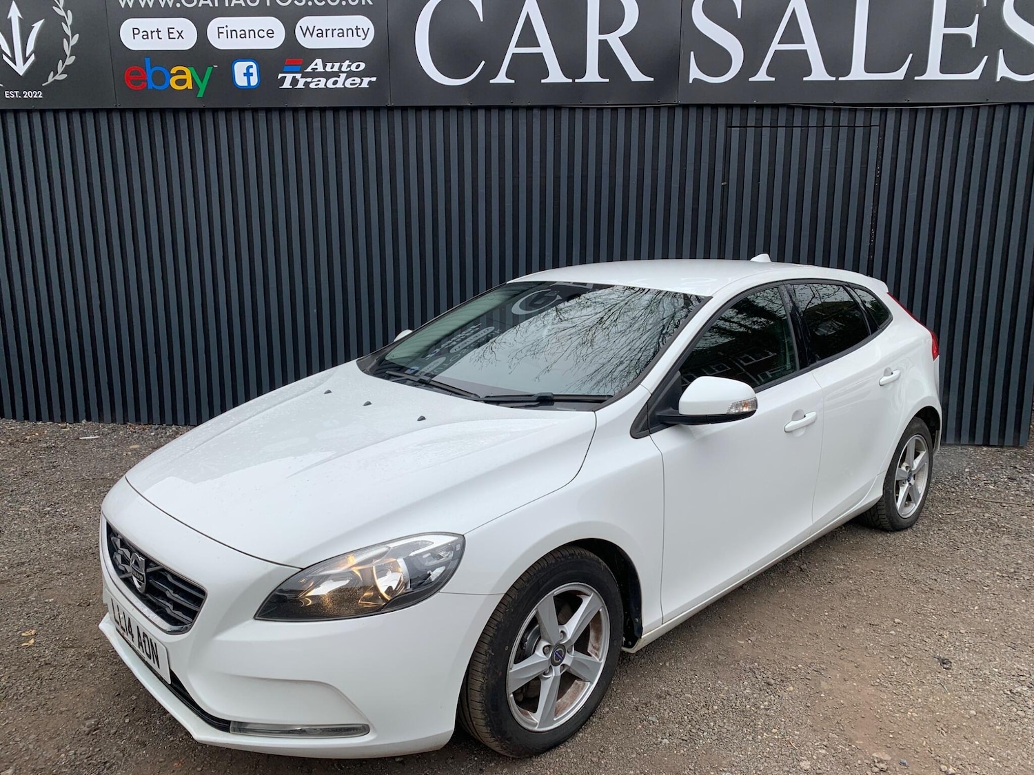 Used Volvo V40 2014 for sale - 78019842: Photo 3