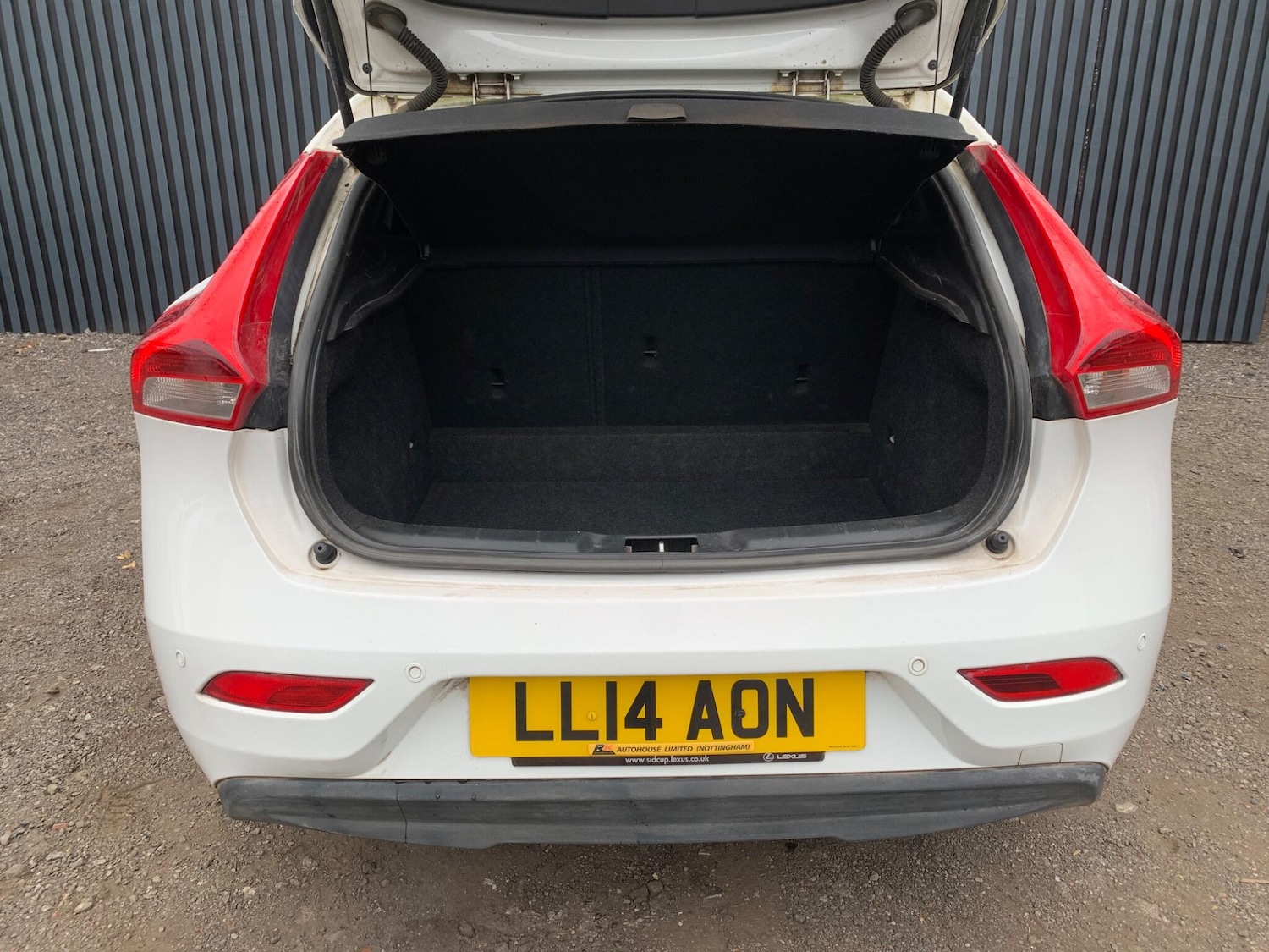 Used Volvo V40 2014 for sale - 78019842: Photo 38