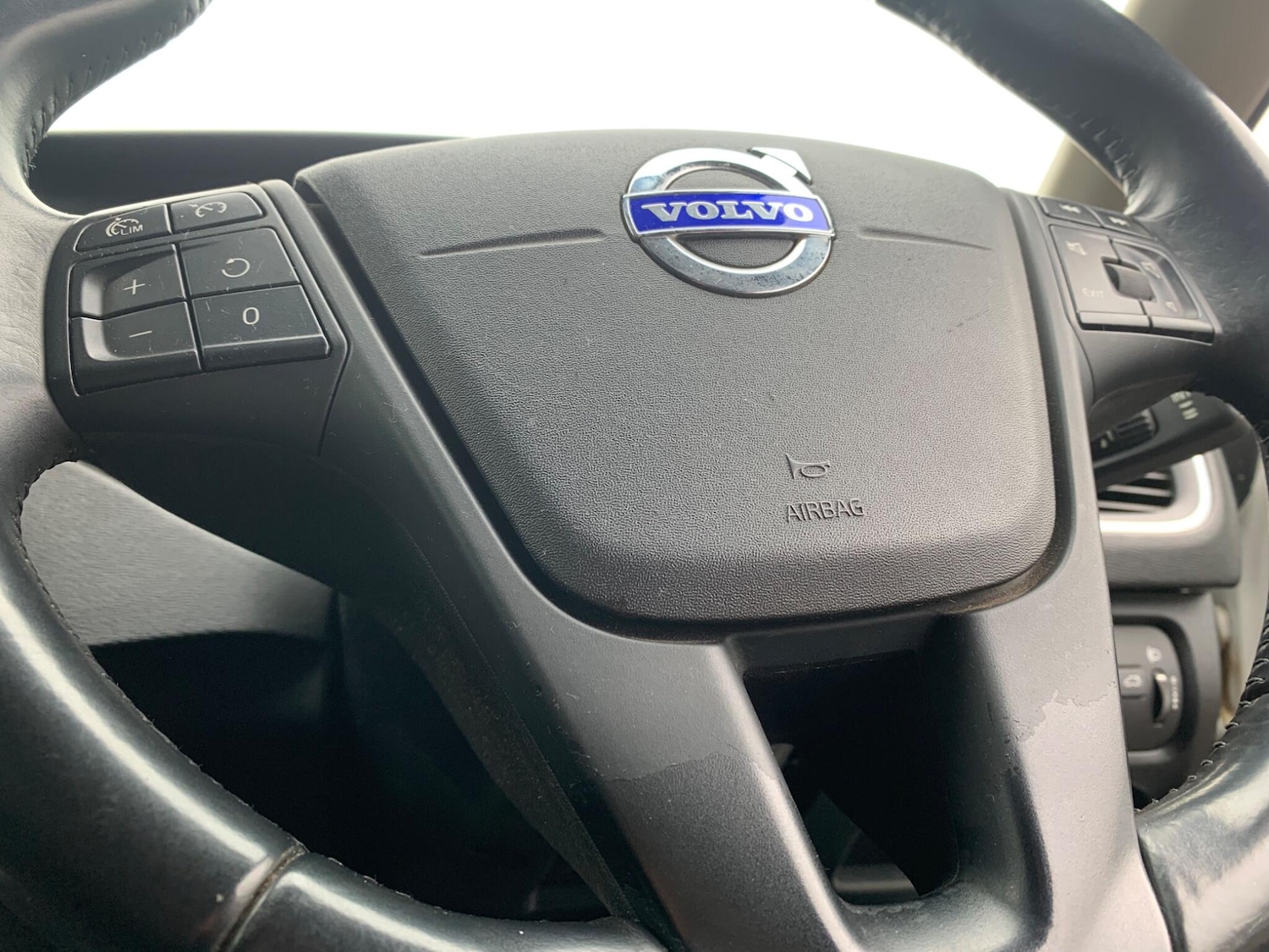 Used Volvo V40 2014 for sale - 78019842: Photo 39