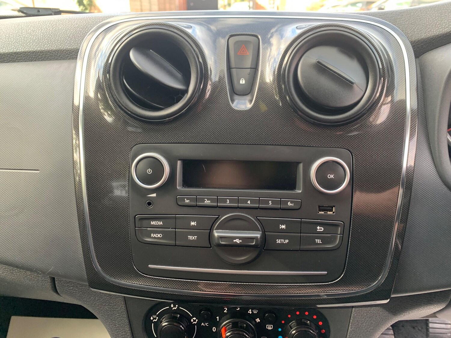 Used Dacia Sandero 2018 for sale - 75949903: Photo 39