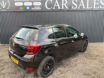 Used Dacia Sandero 2018 for sale - 75949903: Photo