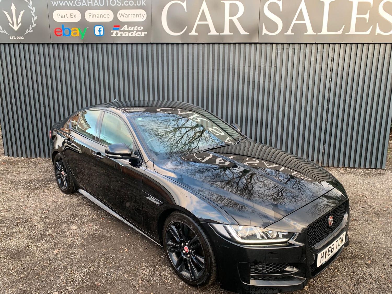 Used Jaguar XE 2016 for sale - 76759292: Photo 1