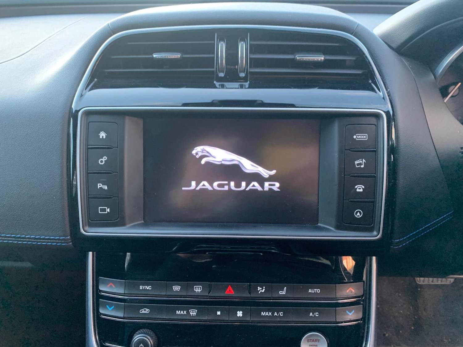 Used Jaguar XE 2016 for sale - 76759292: Photo 32