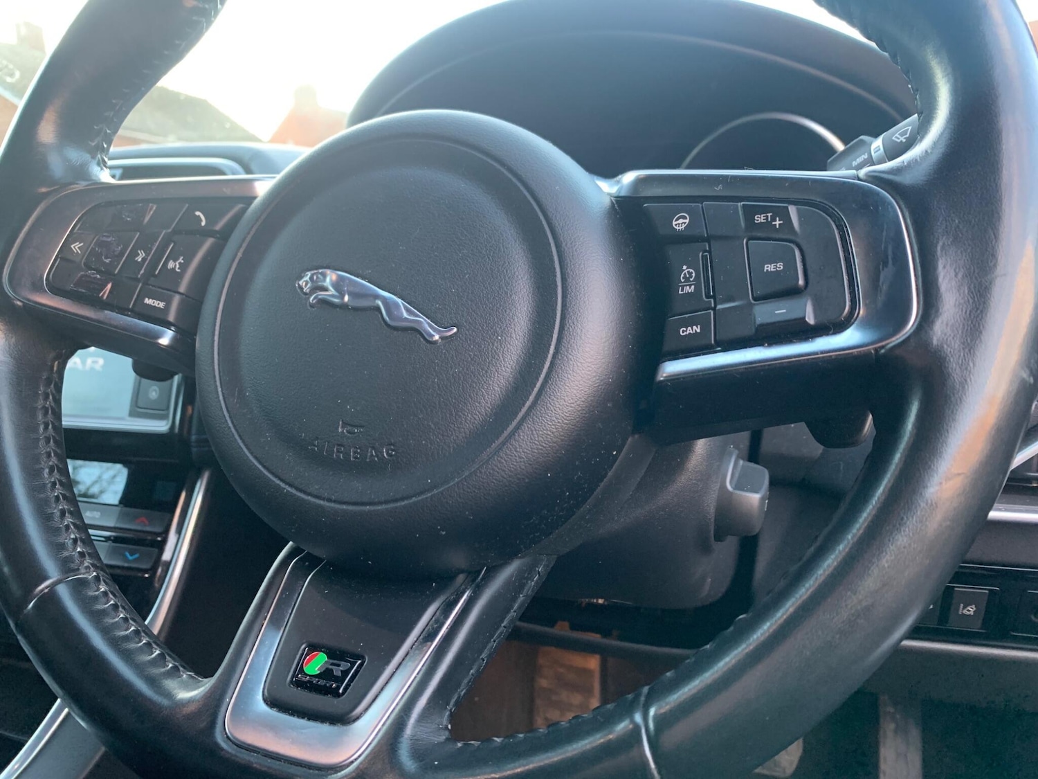 Used Jaguar XE 2016 for sale - 76759292: Photo 37