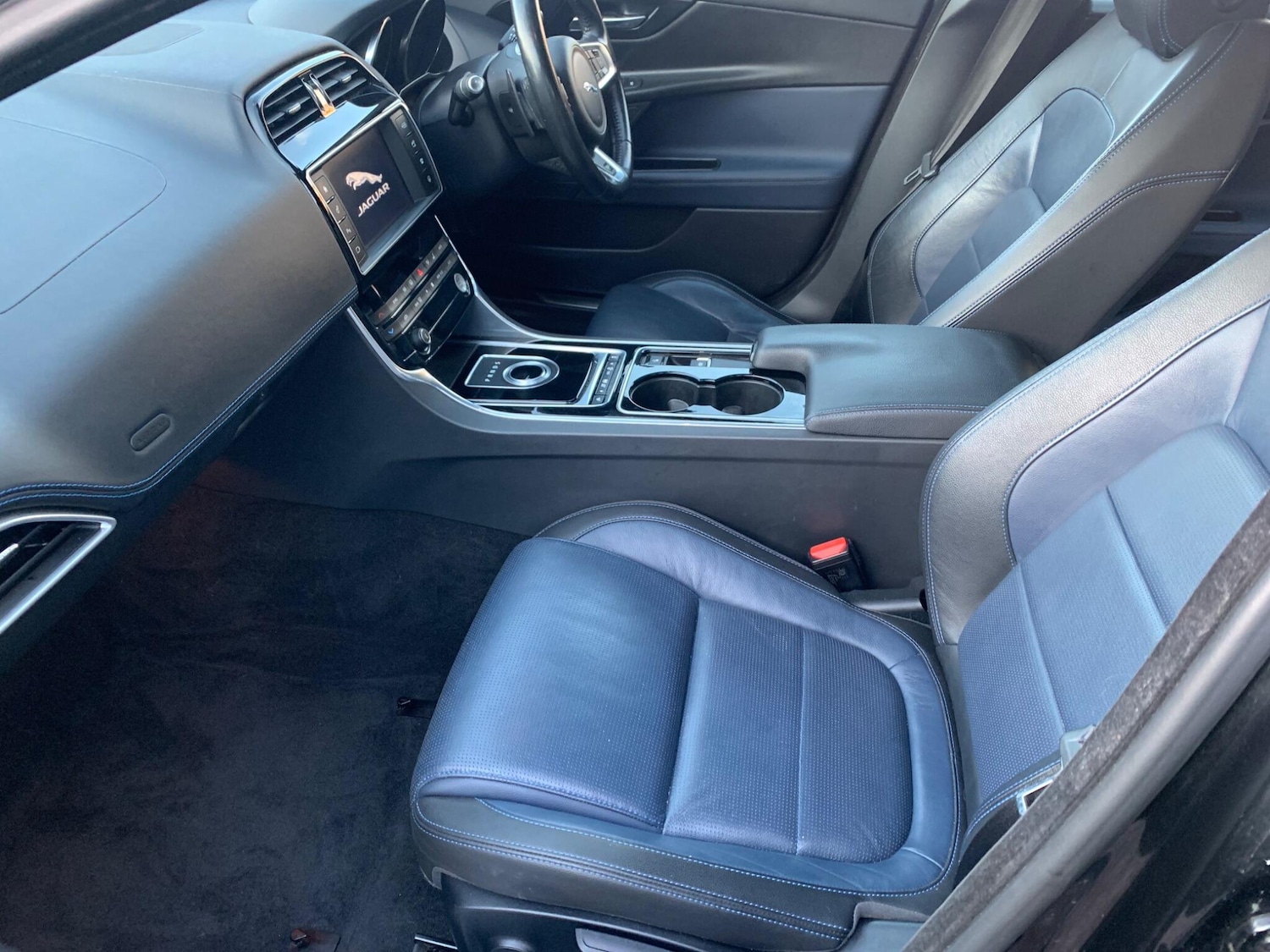 Used Jaguar XE 2016 for sale - 76759292: Photo 39