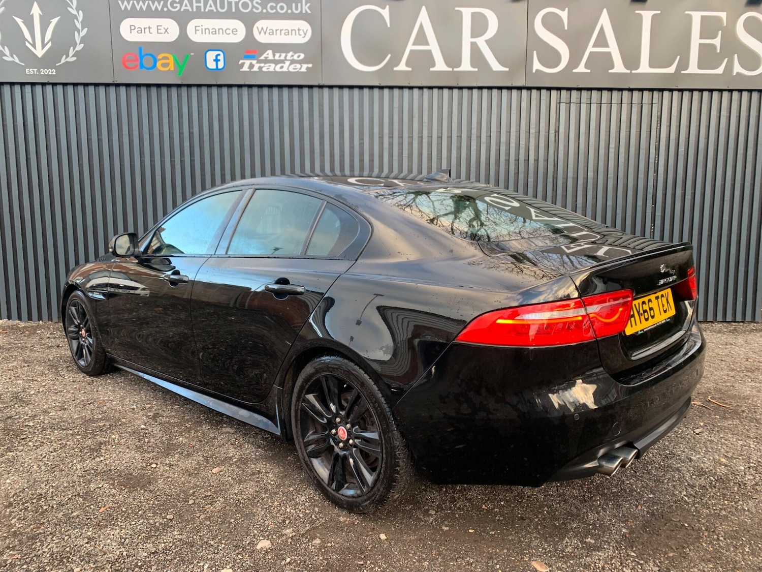 Used Jaguar XE 2016 for sale - 76759292: Photo 4