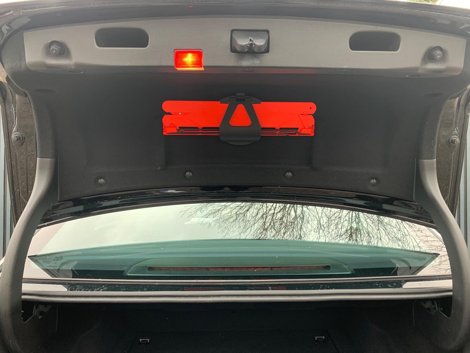 Used Mercedes-Benz E Class 2014 for sale - 77710025: Photo 38