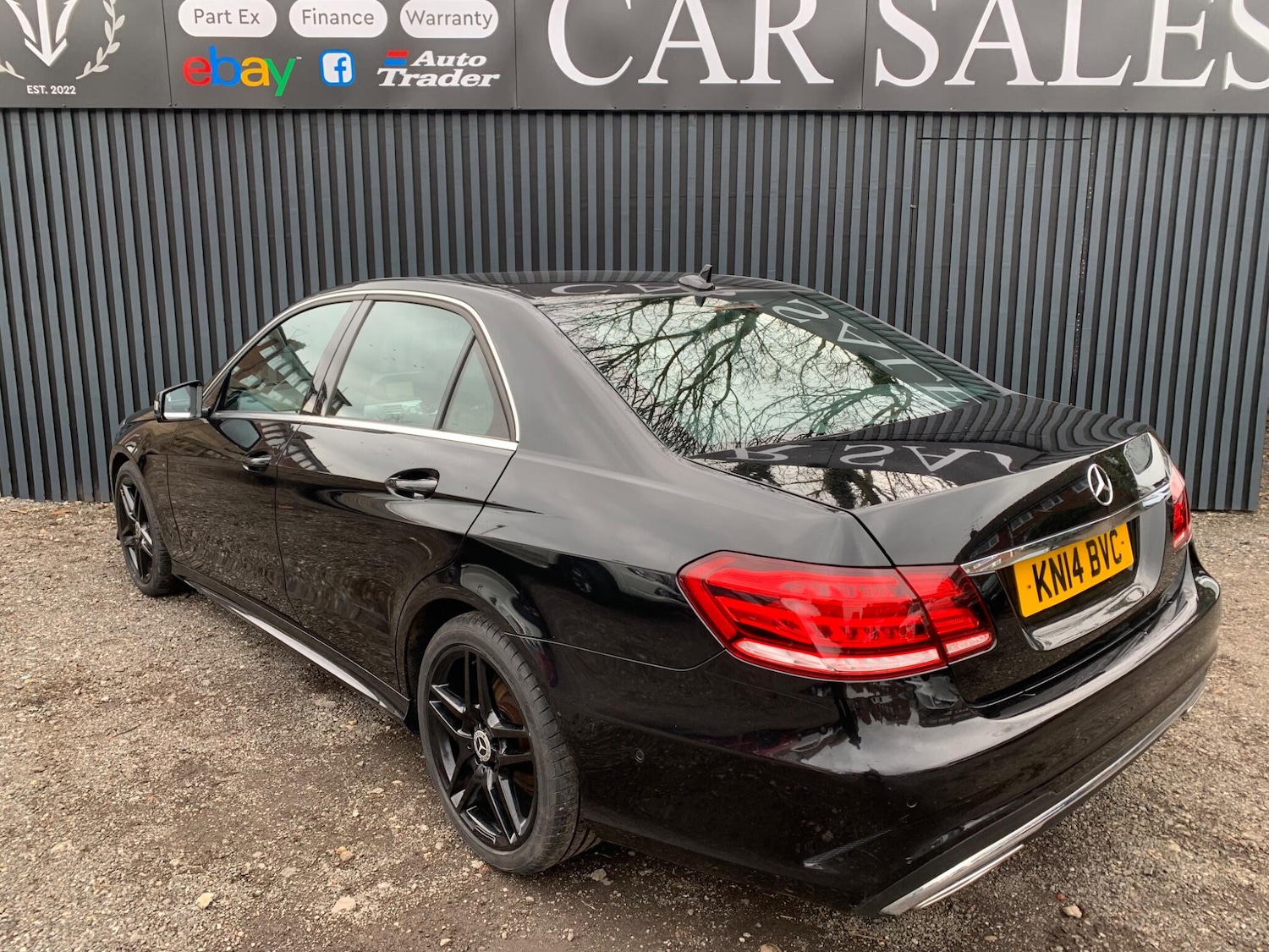 Used Mercedes-Benz E Class 2014 for sale - 77710025: Photo 4