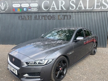 Used Jaguar XE 2017 for sale - 75415031: Photo