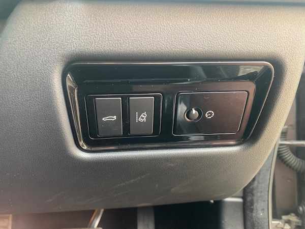 Used Jaguar XE 2017 for sale - 75415031: Photo 42
