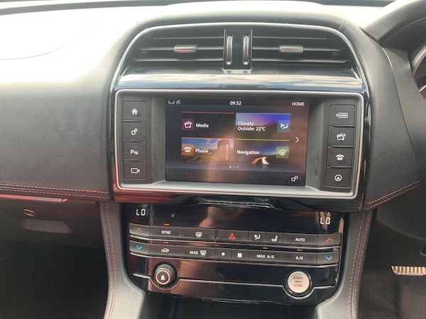 Used Jaguar F-Pace 2016 for sale - 75413965: Photo 32