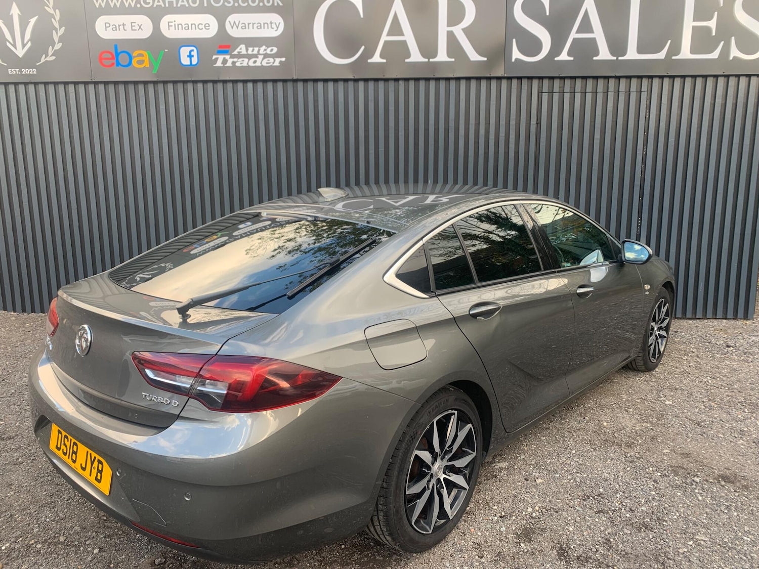 Used Vauxhall Insignia 2018 for sale - 76398235: Photo 3