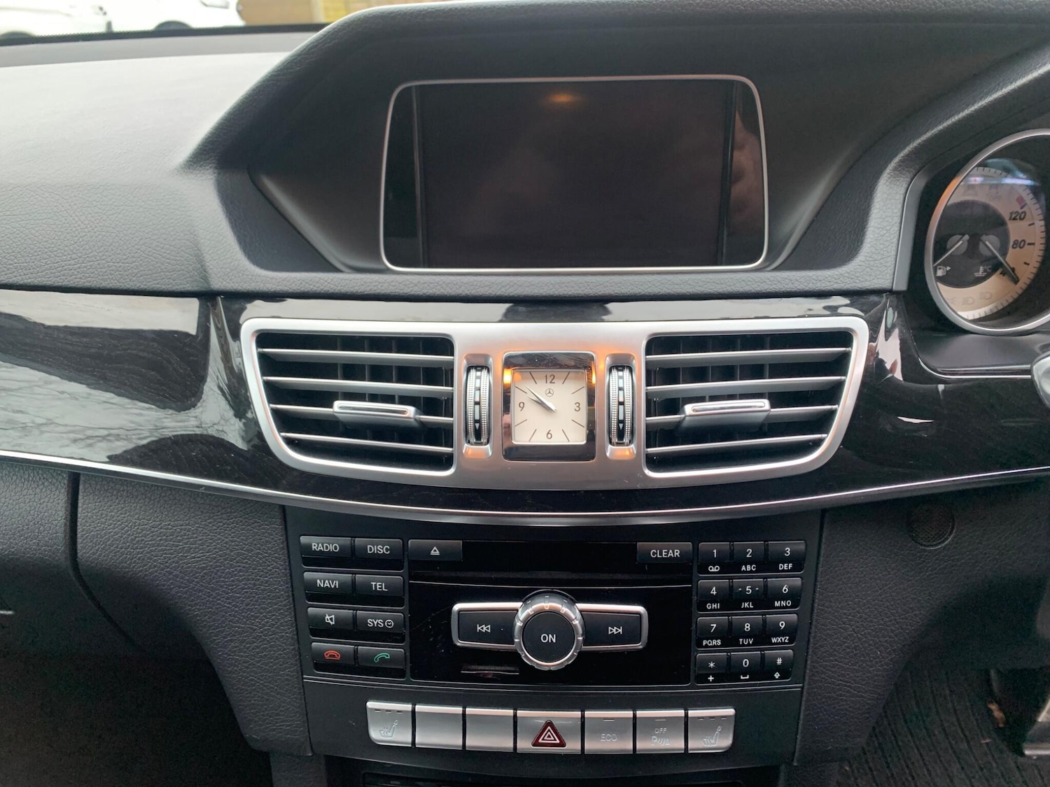 Used Mercedes-Benz E Class 2014 for sale - 77279440: Photo 34