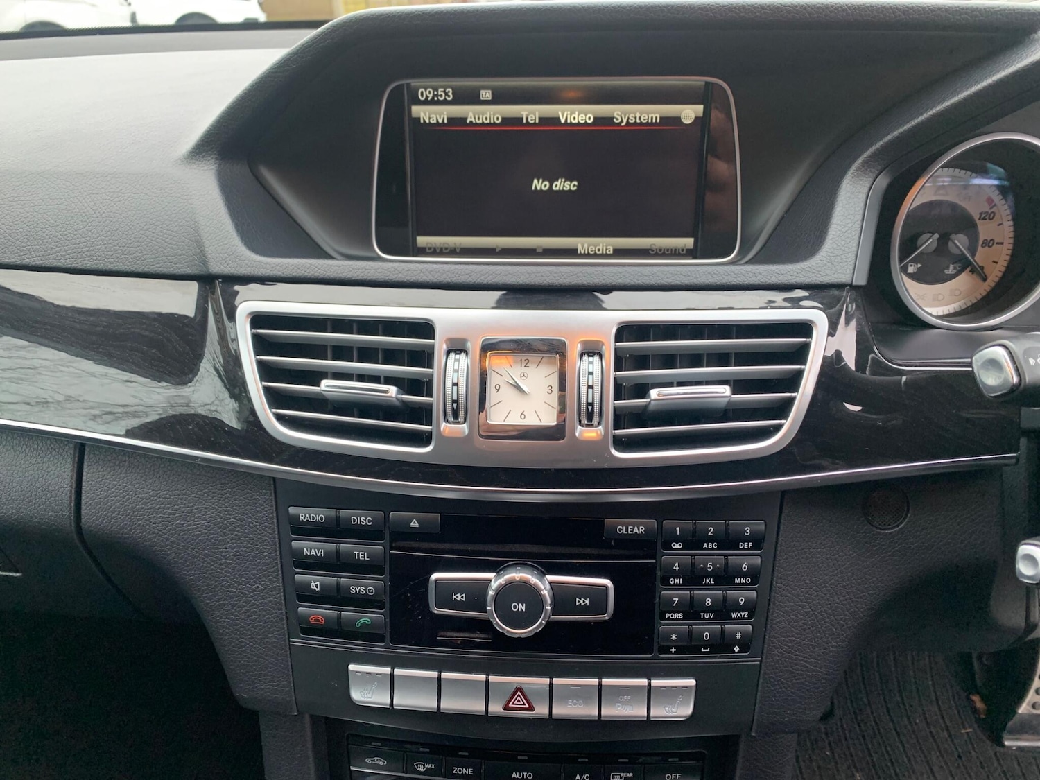 Used Mercedes-Benz E Class 2014 for sale - 77279440: Photo 36