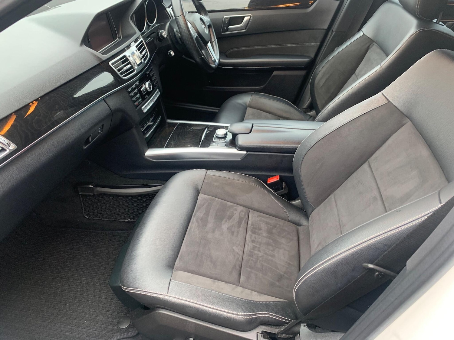 Used Mercedes-Benz E Class 2014 for sale - 77279440: Photo 46