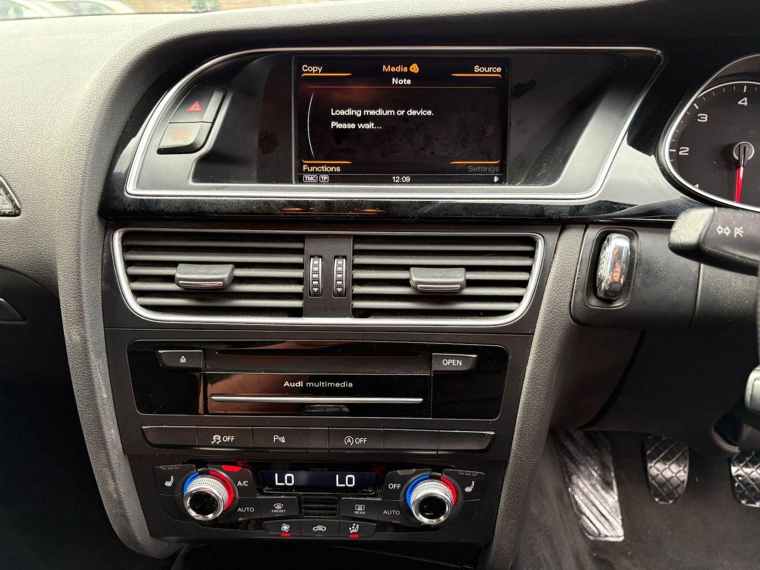 Used Audi A4 Avant 2015 for sale - 76227089: Photo 17