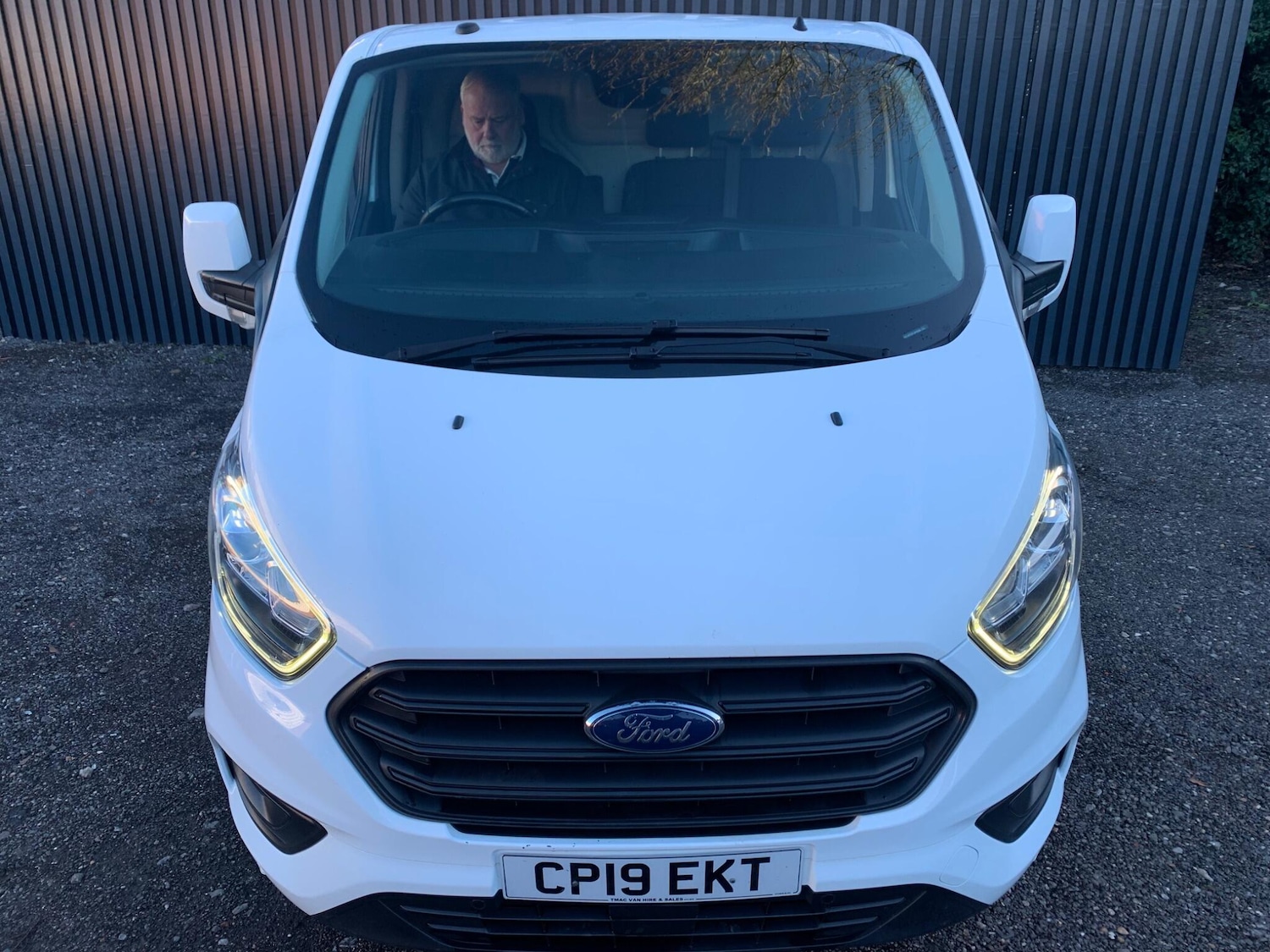 Used Ford Transit Custom 2019 for sale - 76759443: Photo 2