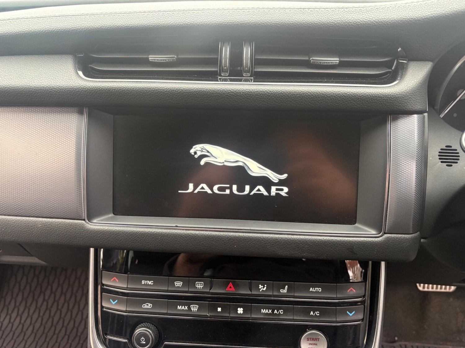 Used Jaguar XF 2019 for sale - 78185040: Photo 31