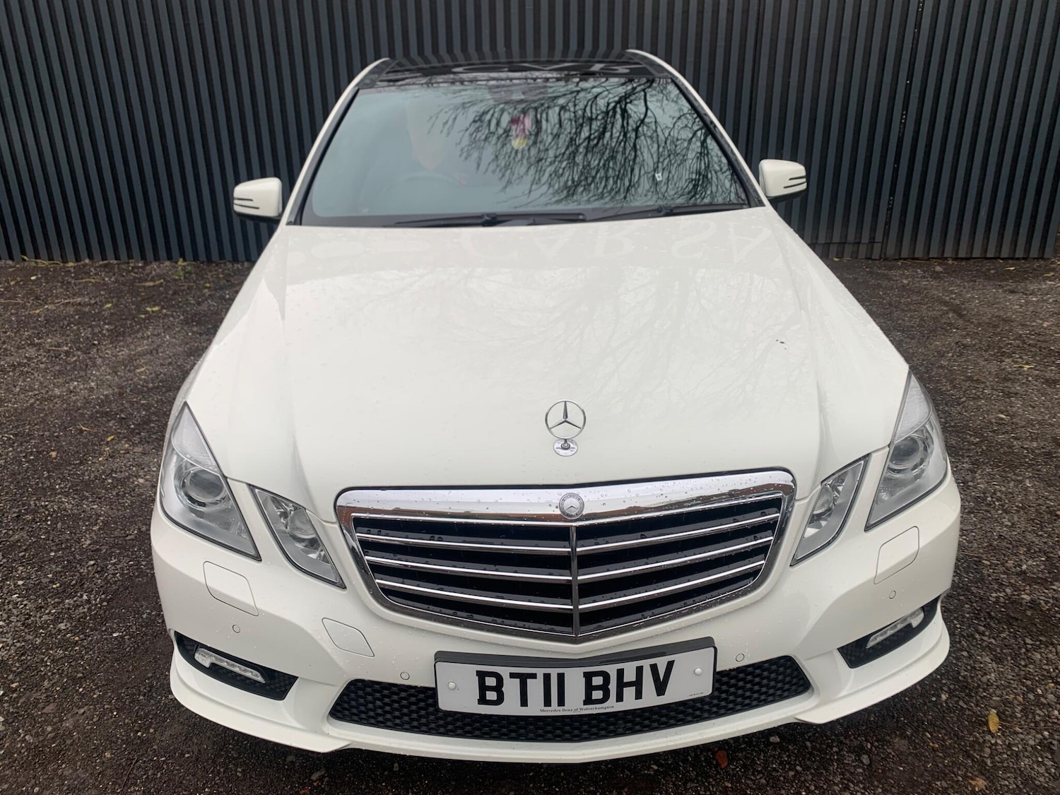 Used Mercedes-Benz E Class 2011 for sale - 76550660: Photo 2