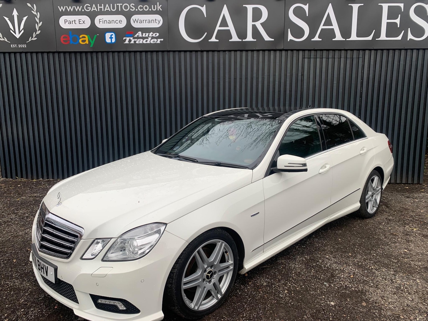 Used Mercedes-Benz E Class 2011 for sale - 76550660: Photo 3