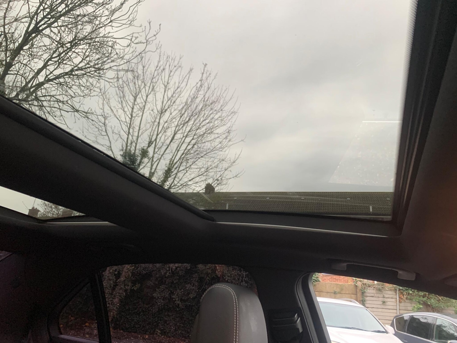 Used Mercedes-Benz E Class 2011 for sale - 76550660: Photo 35