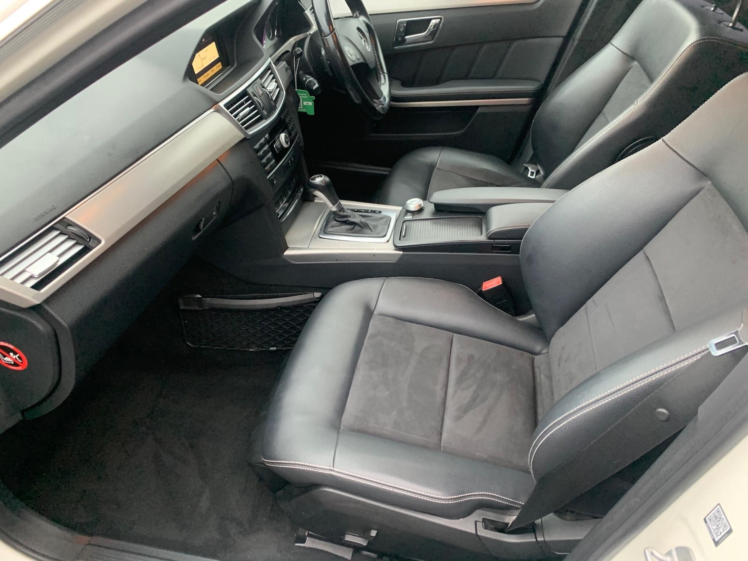 Used Mercedes-Benz E Class 2011 for sale - 76550660: Photo 36