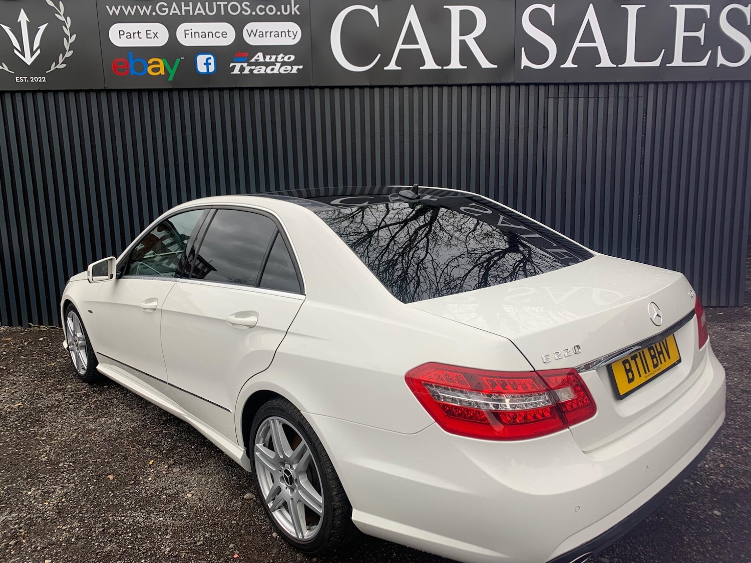 Used Mercedes-Benz E Class 2011 for sale - 76550660: Photo 4