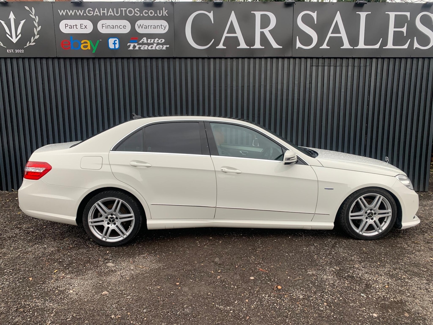 Used Mercedes-Benz E Class 2011 for sale - 76550660: Photo 9