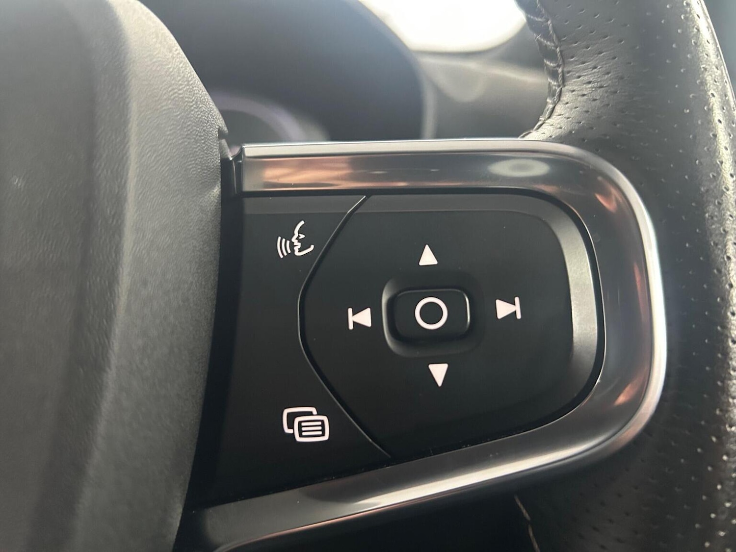 Used Volvo XC40 2021 for sale - 77049282: Photo 14