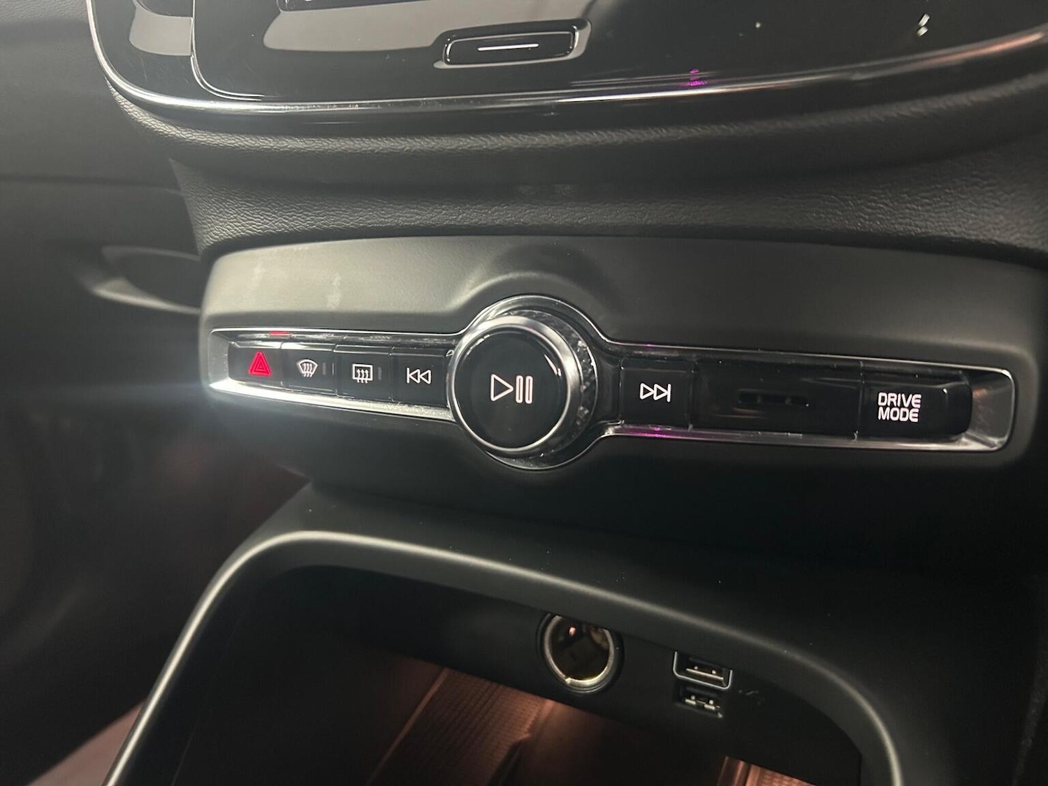 Used Volvo XC40 2021 for sale - 77049282: Photo 15