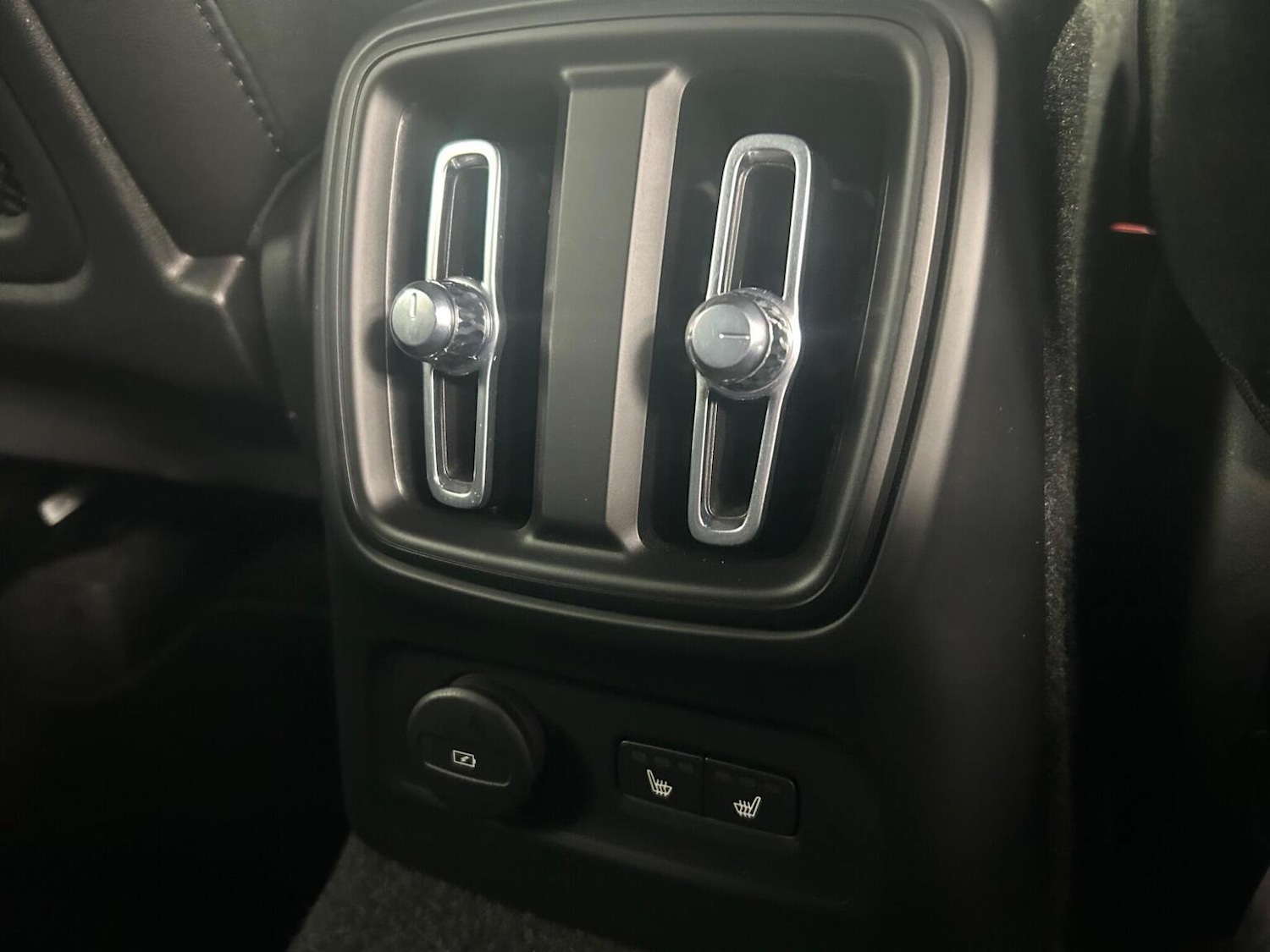 Used Volvo XC40 2021 for sale - 77049282: Photo 16