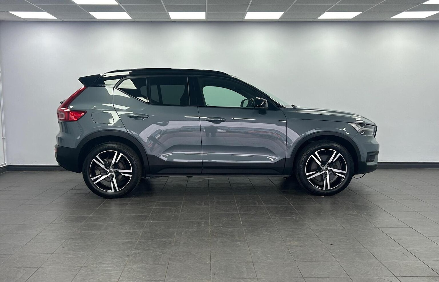 Used Volvo XC40 2021 for sale - 77049282: Photo 4