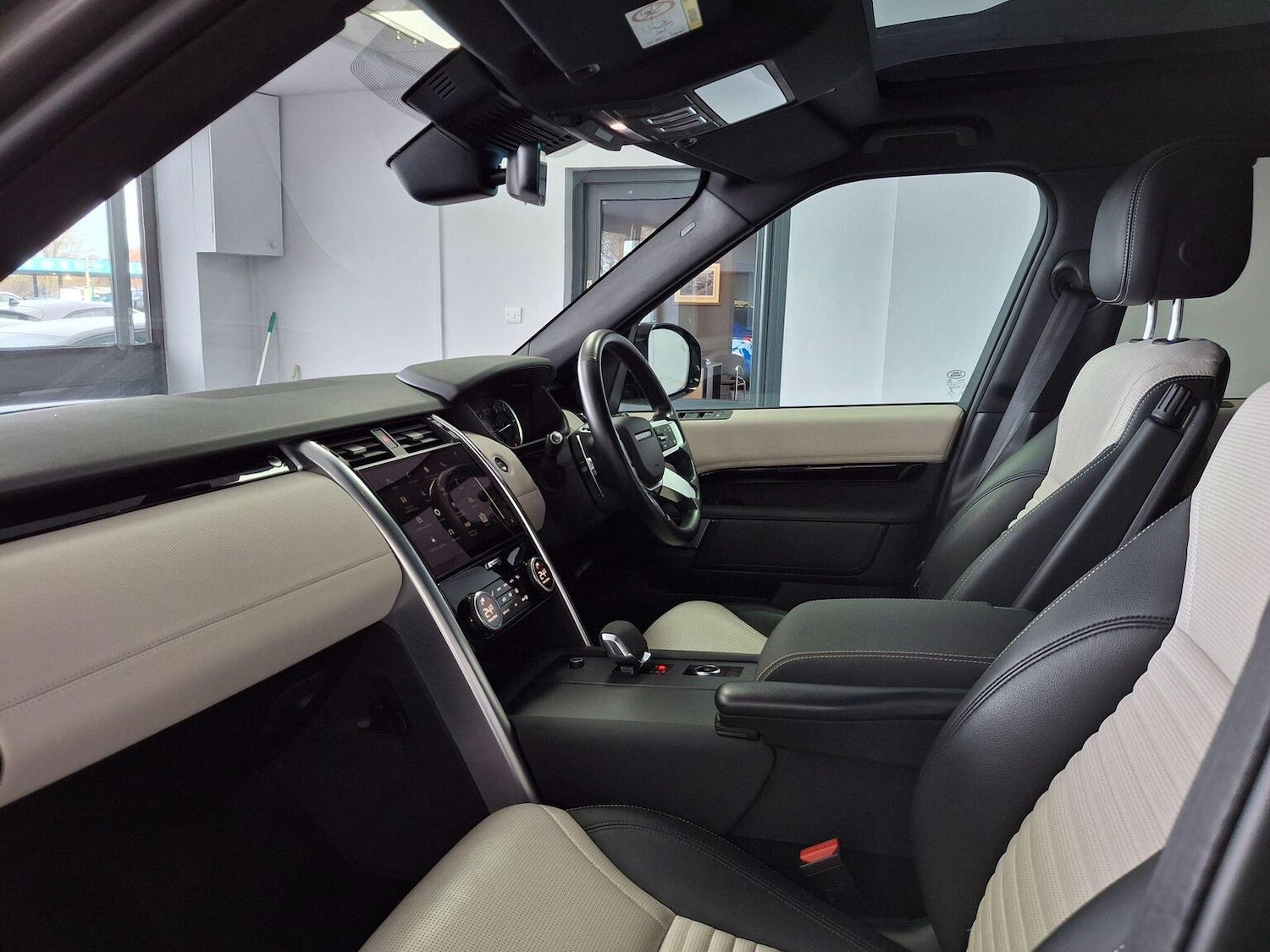 Used Land Rover Discovery 2023 for sale - 77595443: Photo 61