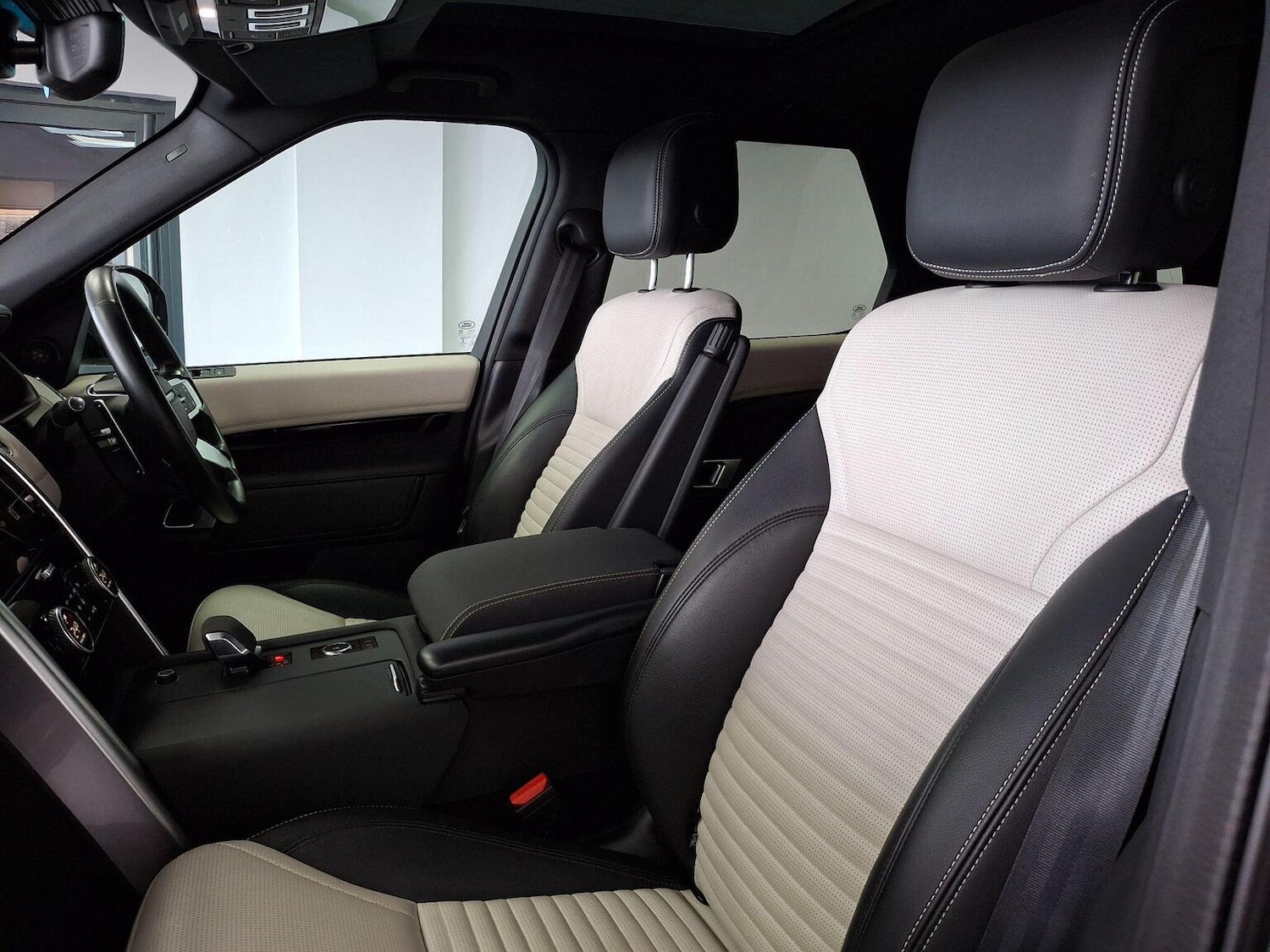 Used Land Rover Discovery 2023 for sale - 77595443: Photo 62