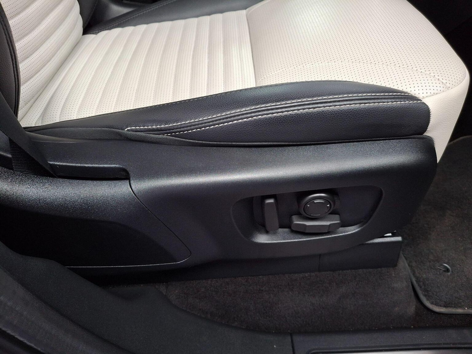 Used Land Rover Discovery 2023 for sale - 77595443: Photo 73