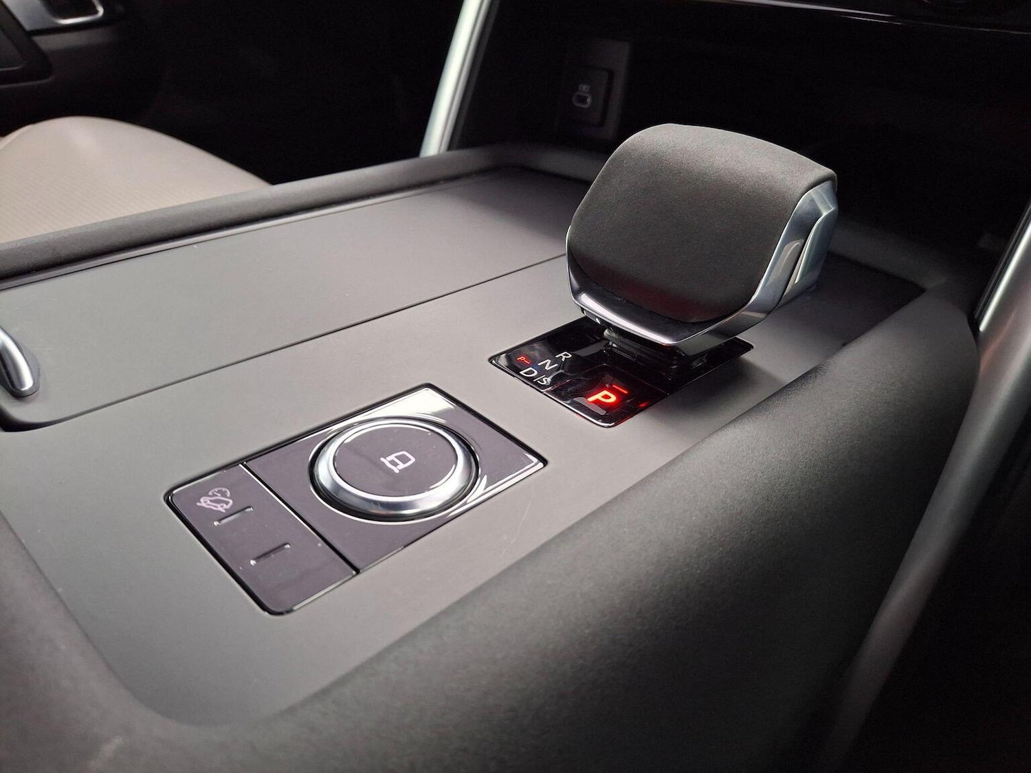 Used Land Rover Discovery 2023 for sale - 77595443: Photo 74