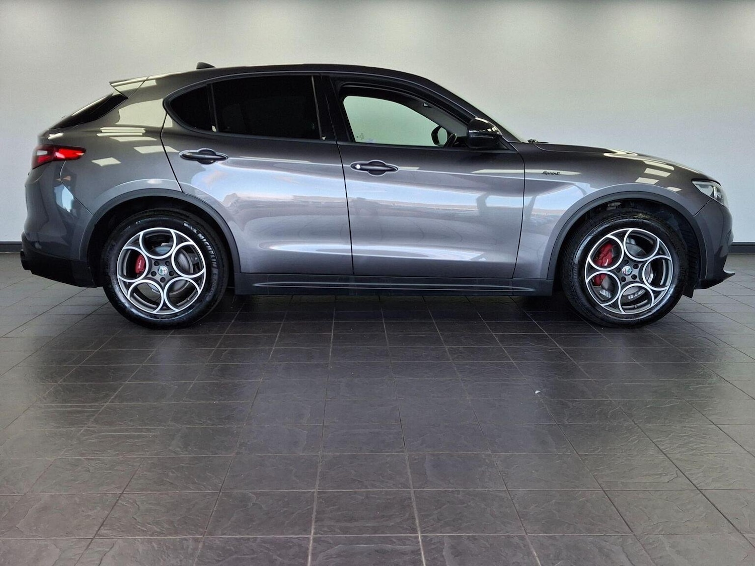 Used Alfa Romeo Stelvio 2021 for sale - 76376885: Photo 2