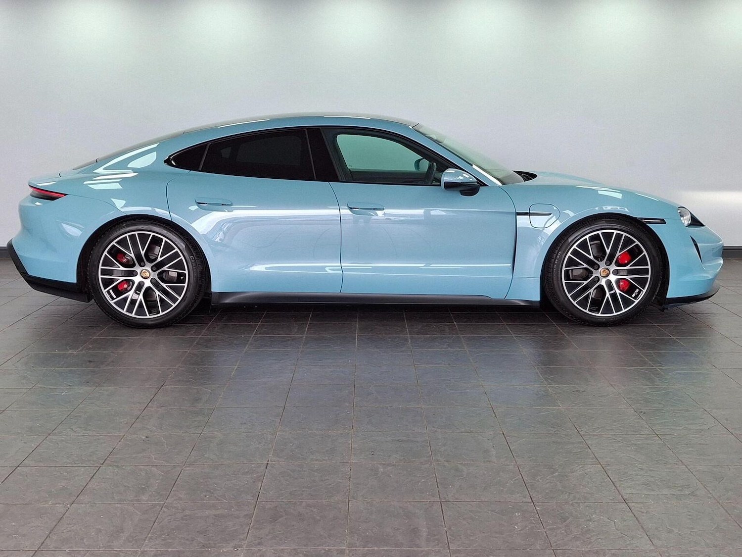 Used Porsche Taycan 2022 for sale - 77636991: Photo 15