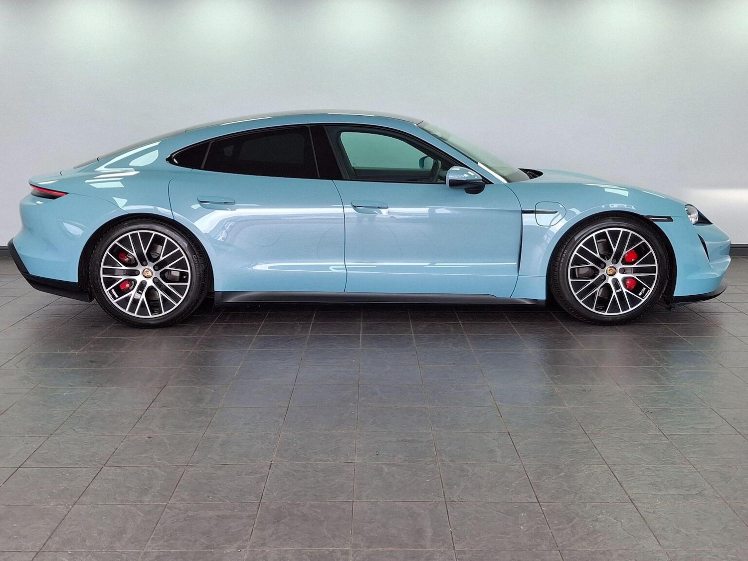 Used Porsche Taycan 2022 for sale - 77636991: Photo 4