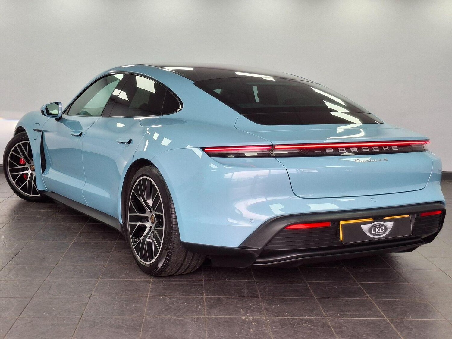 Used Porsche Taycan 2022 for sale - 77636991: Photo 45