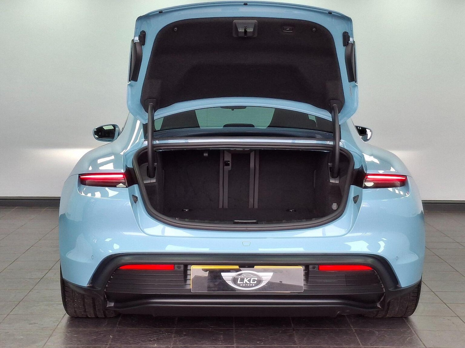 Used Porsche Taycan 2022 for sale - 77636991: Photo 46