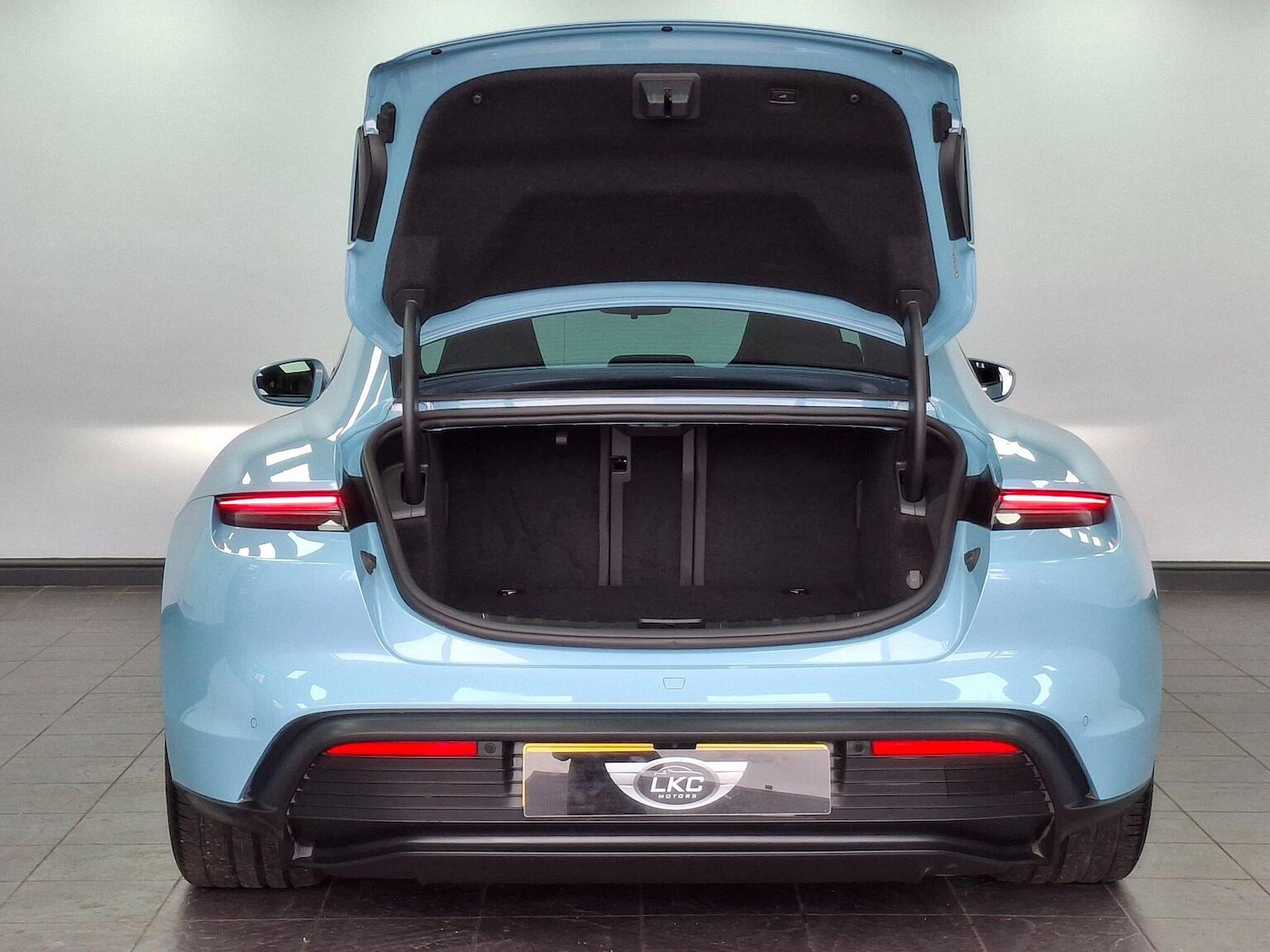 Used Porsche Taycan 2022 for sale - 77636991: Photo 48