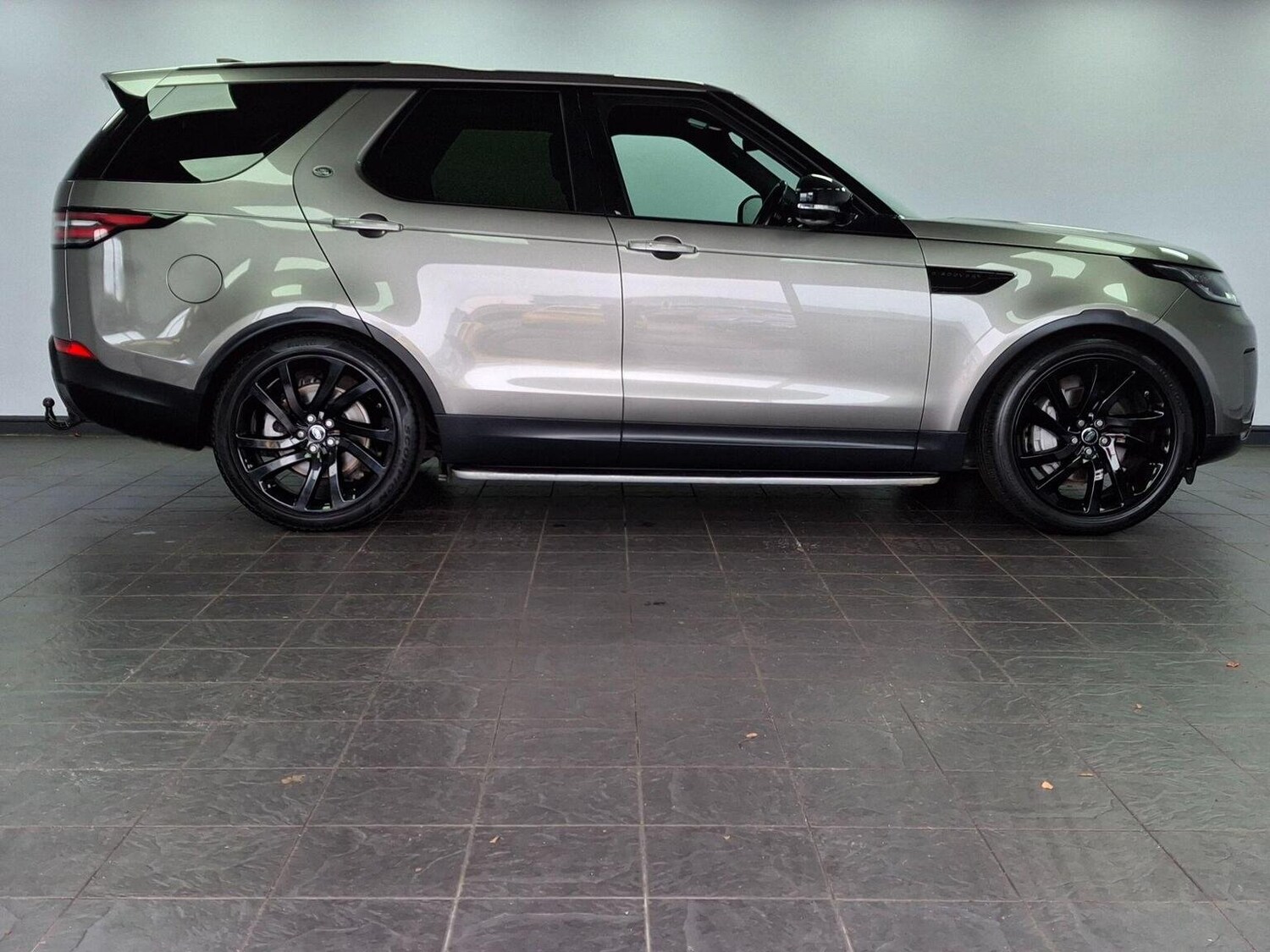 Used Land Rover Discovery 2019 for sale - 76369294: Photo 11